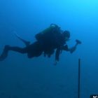 Plongeur installant le sondage sur l'épave Mortella 2, 2021 (©CEAN)
 